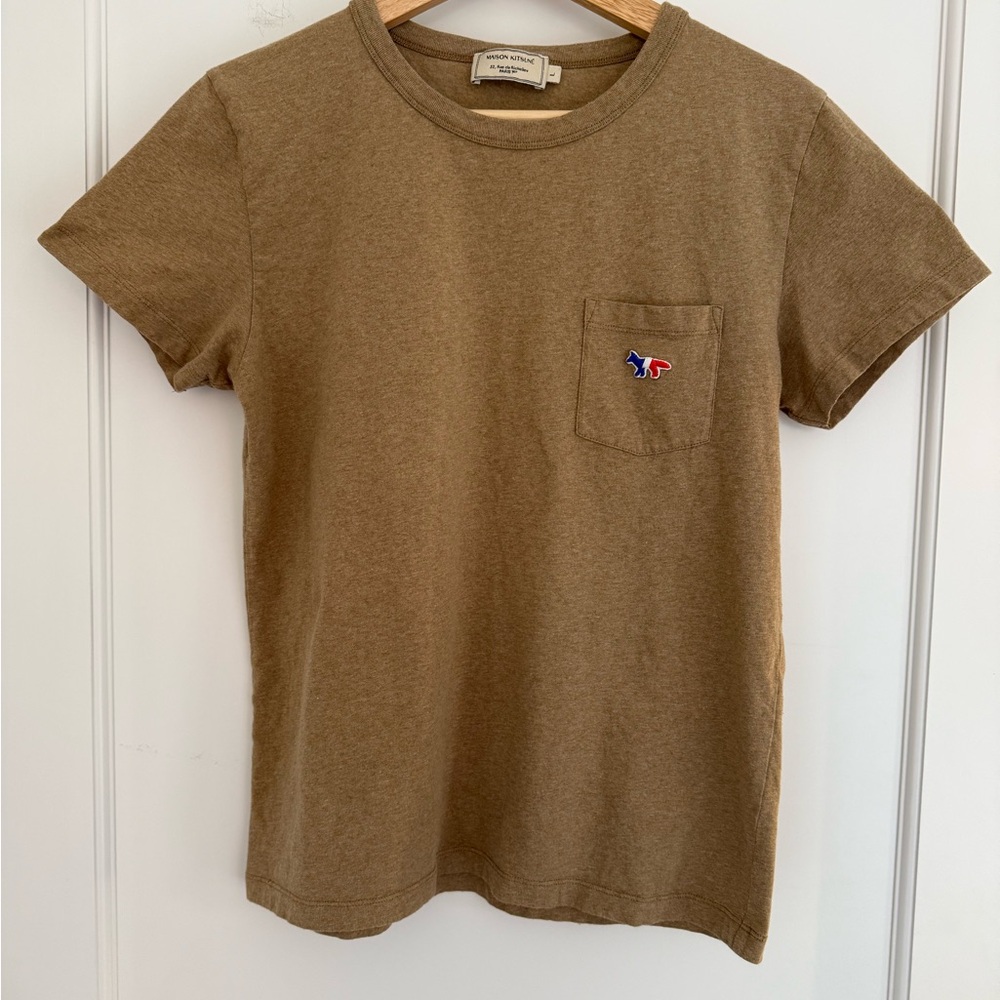 Maison Kitsune - Maison Kitsuné - Dusty Brown Fox Patch Tee - Women’s L
